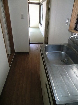 茅南荘　105 キッチン→和室