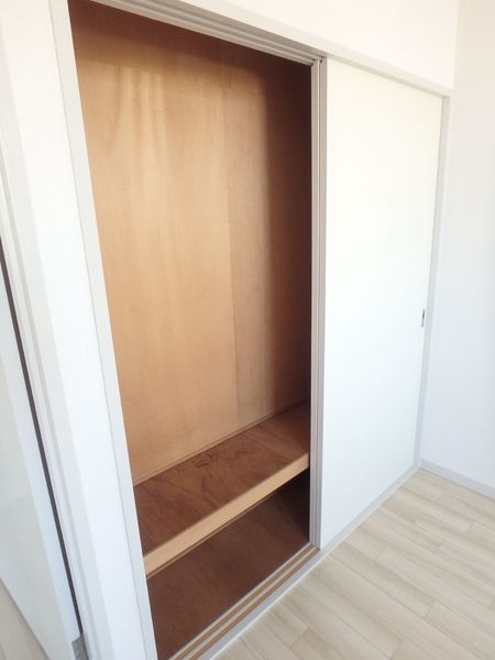 JS茅ヶ崎ビル201 収納