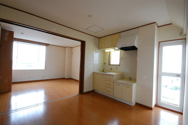 LPビル 輸入家具使用でオシャレ