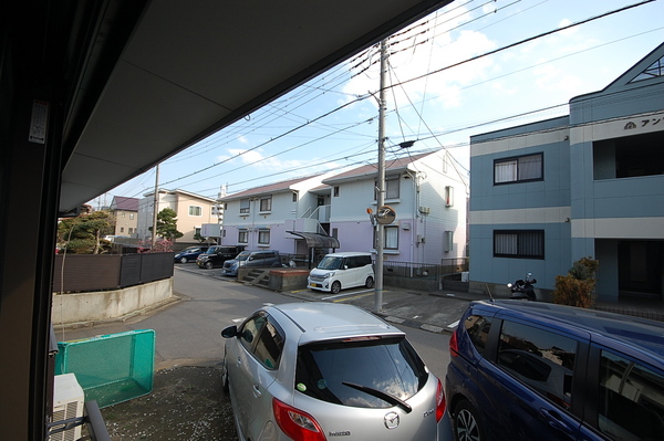 茅南荘 前面建物なく明るいです。