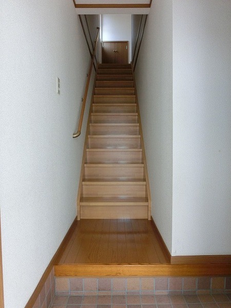 メリーセトル茅ヶ崎　 室内階段